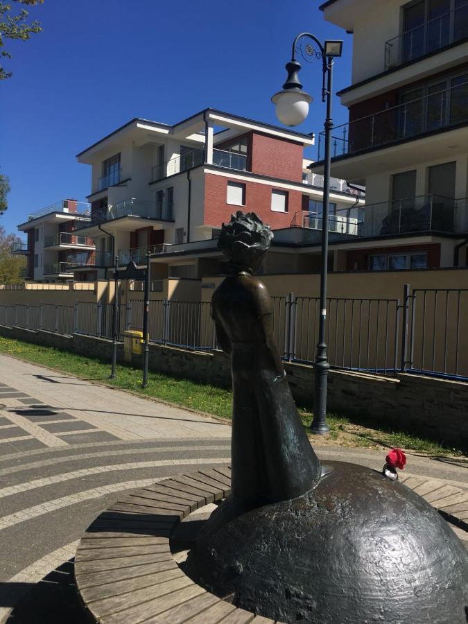 Apartament Nadmorski Z Basenem Klifowa Ревал Екстериор снимка