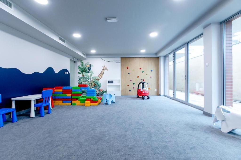 Apartament Nadmorski Z Basenem Klifowa Ревал Екстериор снимка