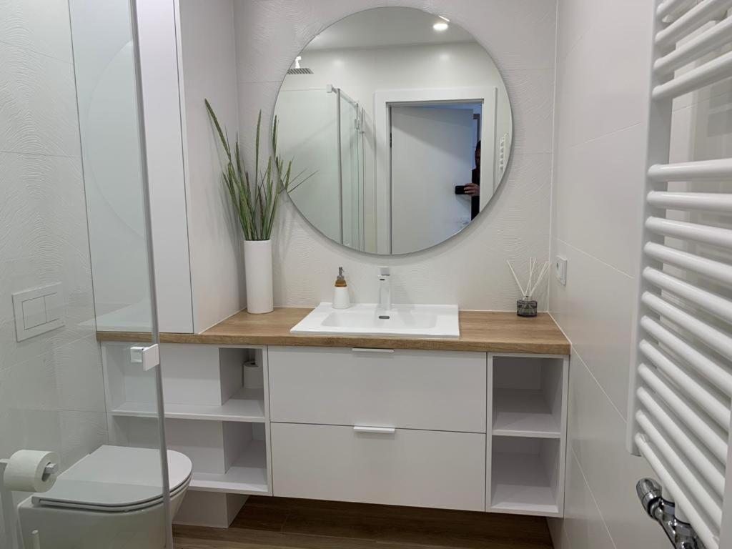 Apartament Nadmorski Z Basenem Klifowa Ревал Екстериор снимка