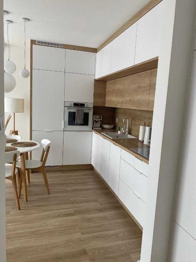 Apartament Nadmorski Z Basenem Klifowa Ревал Екстериор снимка